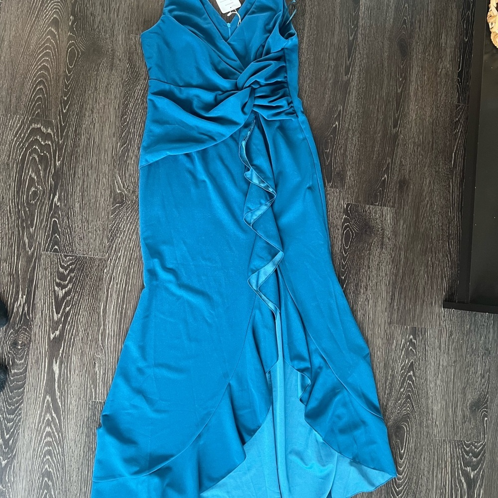 Elegant Teal Evening Gown - Picture 3 of 4